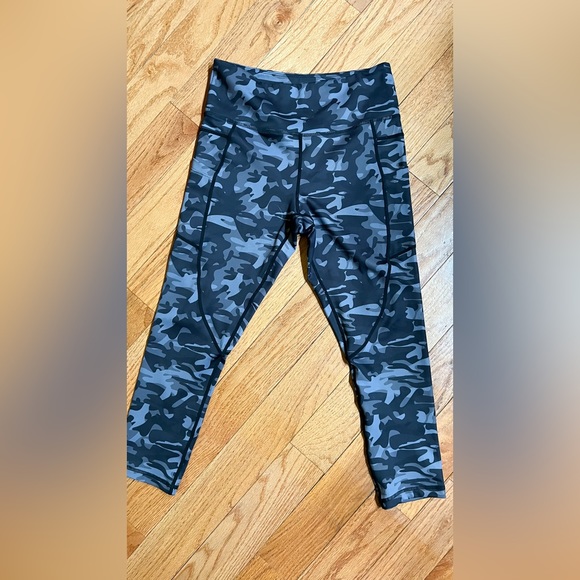 Zyia Active Capri Leggings Medium - Picture 4 of 4